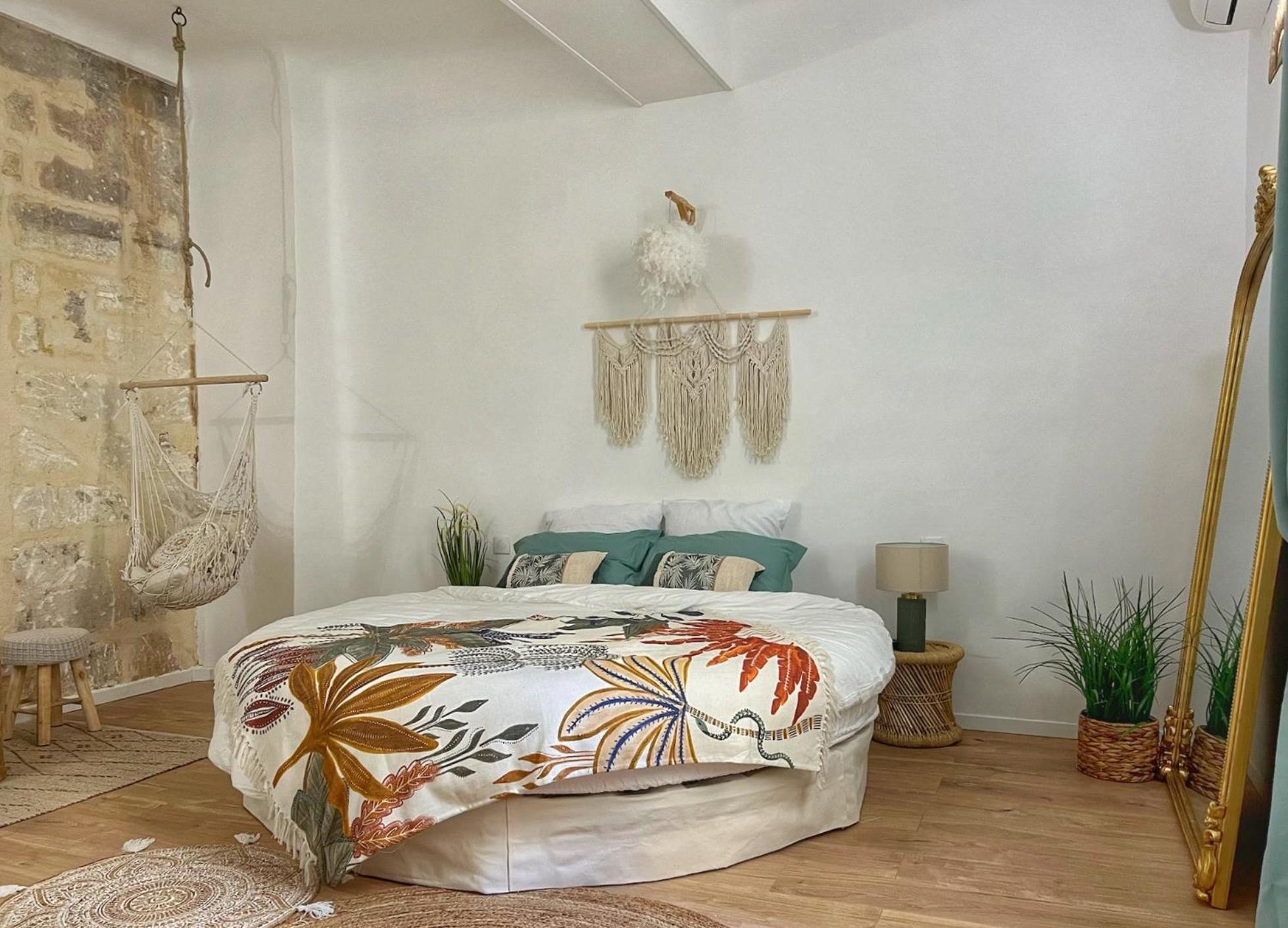 Bien-etre Au Naturel, Room, Jacuzzi Sauna, Centre-historique *
