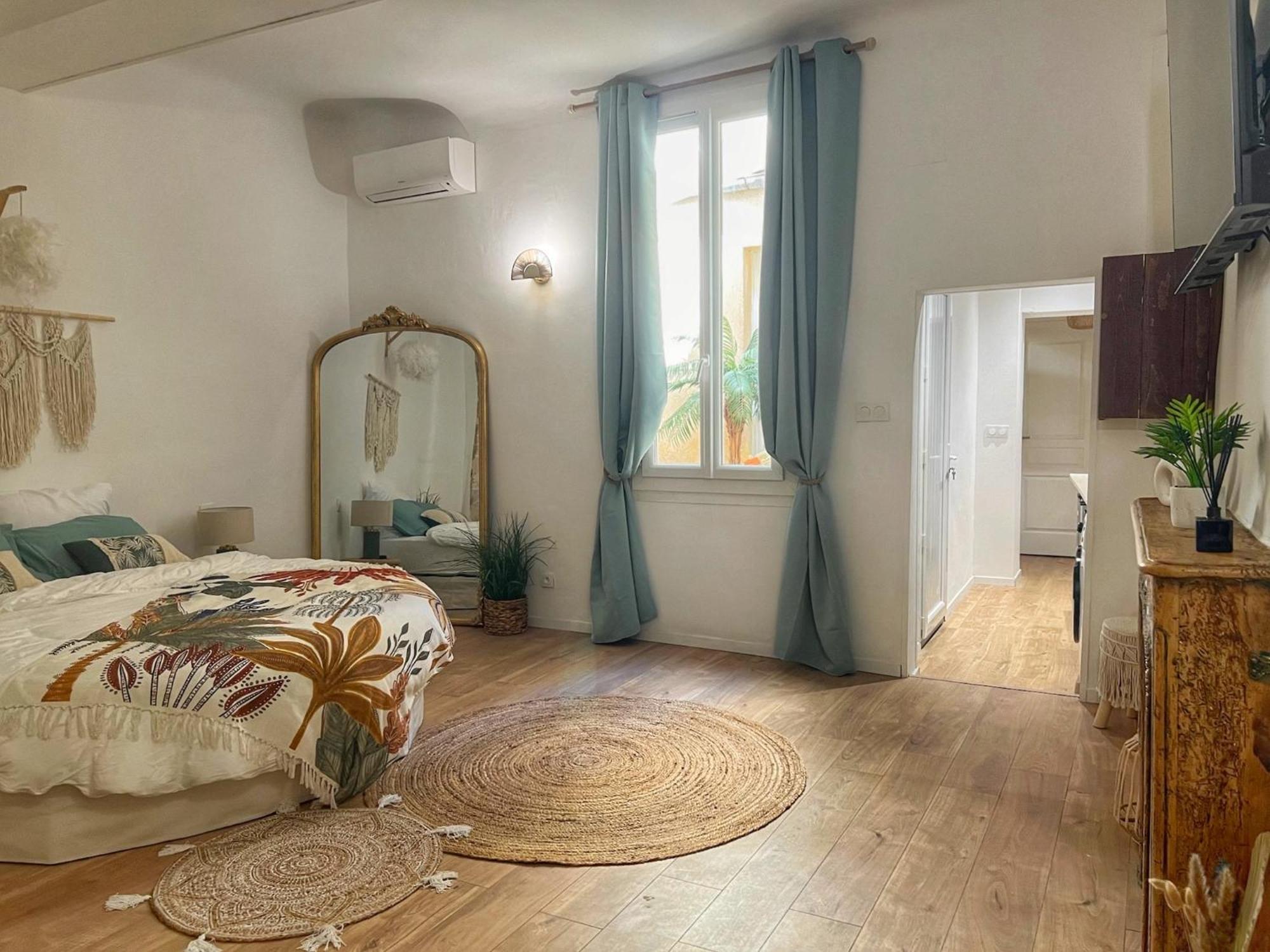 Bien-etre Au Naturel, Room, Jacuzzi Sauna, Centre-historique *