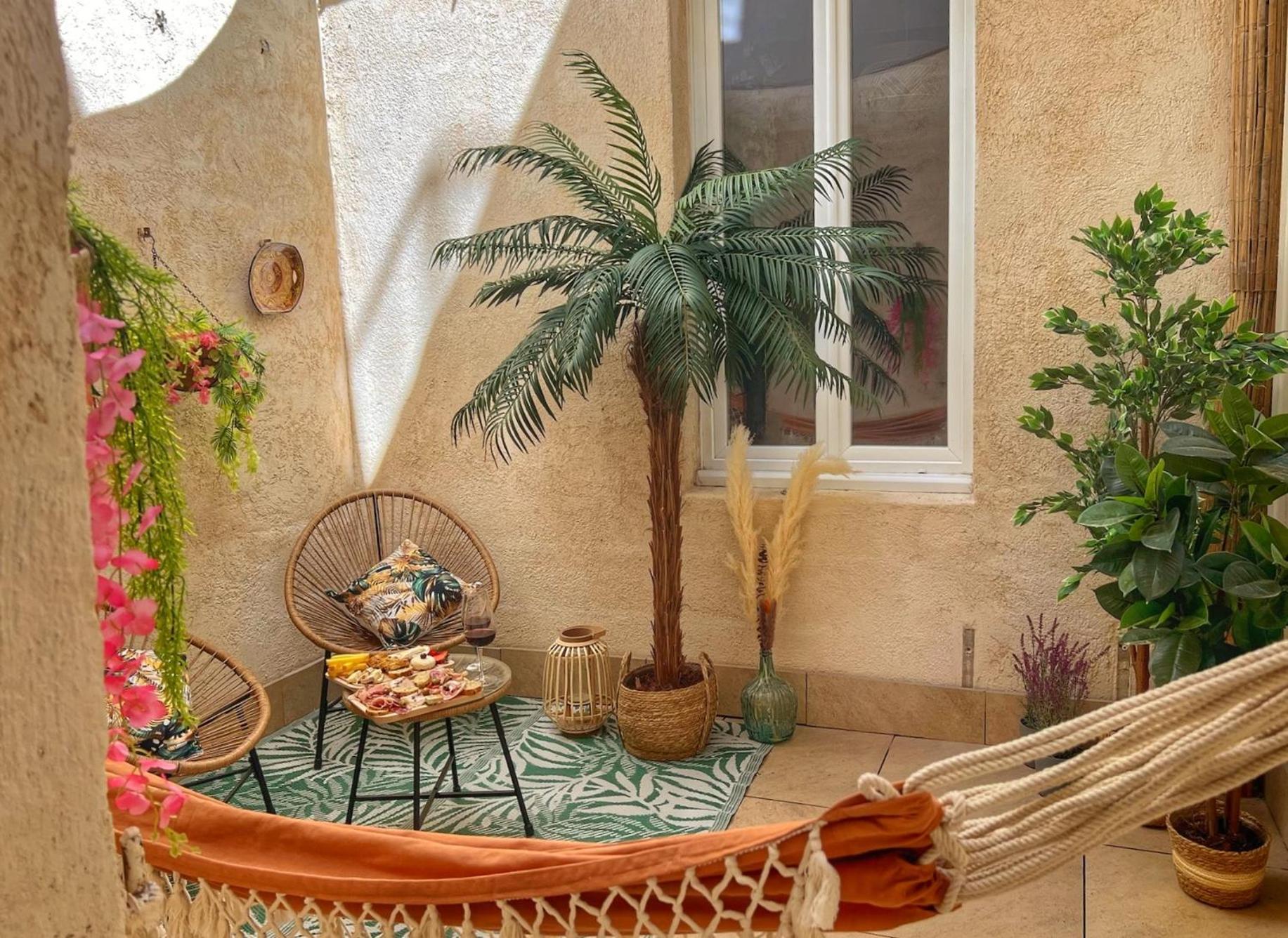 Bien-etre Au Naturel, Room, Jacuzzi Sauna, Centre-historique Apartment *